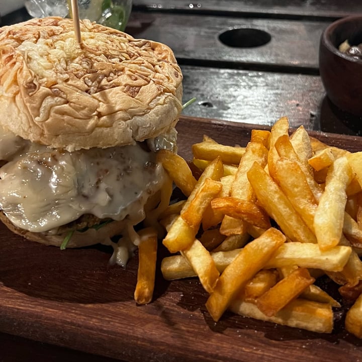 photo of Beerhouse Tandil hamburguesa vegana shared by @aagoss on  19 Feb 2024 - review
