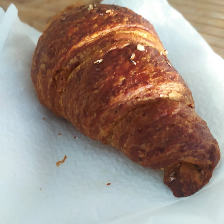 photo of Vision's Café Brioches Vegana Avocado E Pompelmo shared by @lalla2527 on  09 Aug 2025 - review