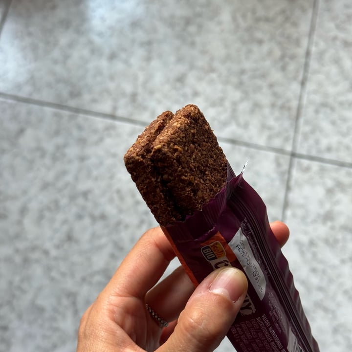 photo of Isolabio crunchy avena, choco & caco nibs shared by @mykemical on  09 Oct 2025 - review