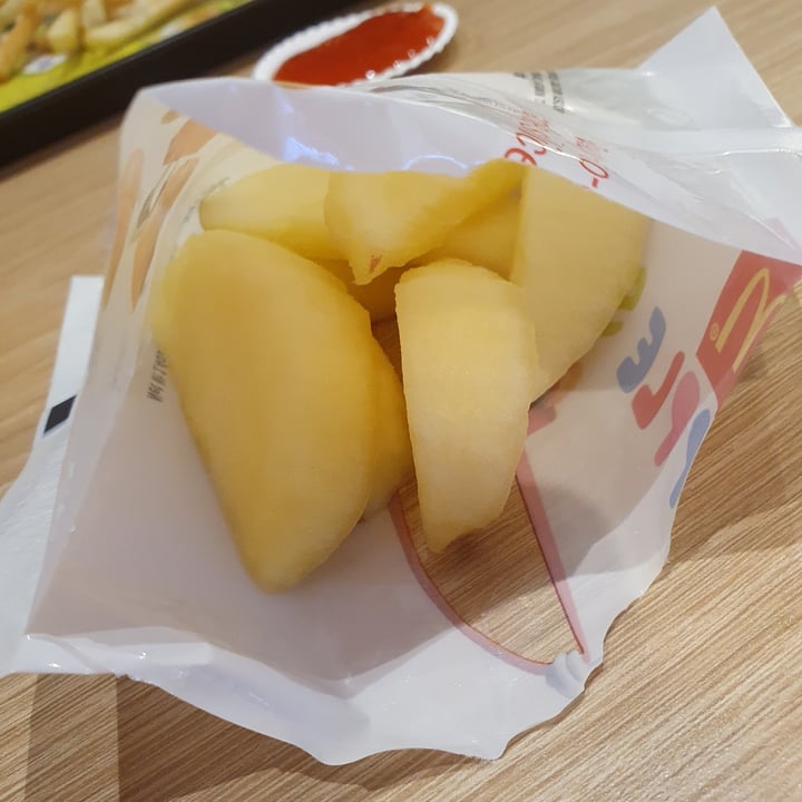 photo of McDonald's Changi Airport T3 Apple Slices shared by @mushroomtarian on  01 May 2024 - review