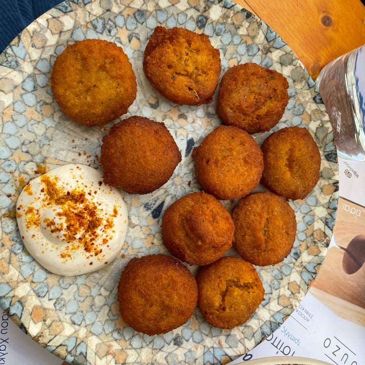 photo of Μανταλάκι Καφέ Μεζεδοπωλείο Falafel shared by @argiroulios on  07 Apr 2024 - review