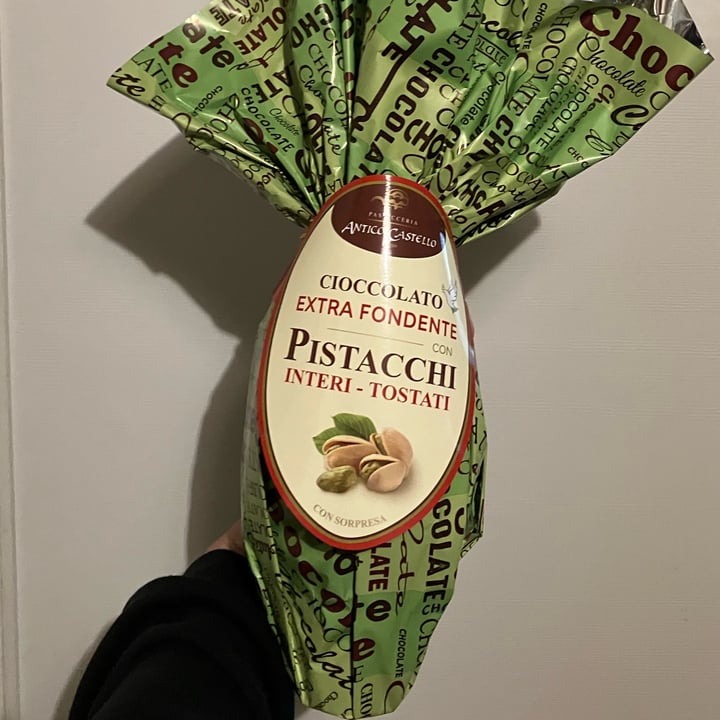 photo of Pasticceria Antico Castello uovo di pasqua con pistacchi shared by @aliciottolina on  19 Apr 2025 - review
