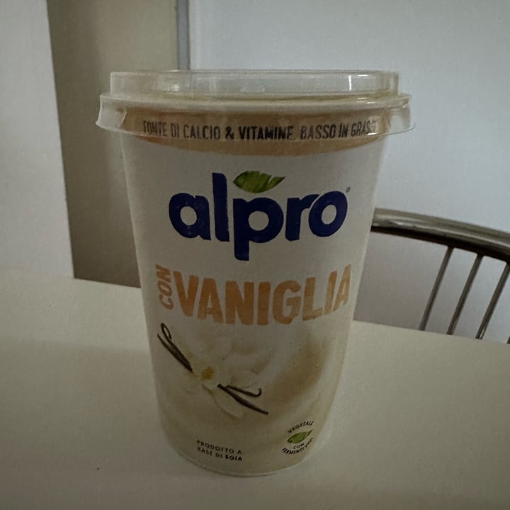 photo of Alpro Soy Yogurt Vanilla shared by @marinaricettevegan on  06 Jan 2024 - review
