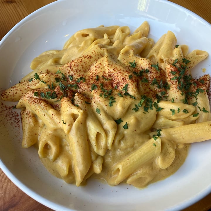 photo of Blossoming Lotus Cafe Mac and Cheese Bowl shared by @raatz on  03 Sep 2025 - review