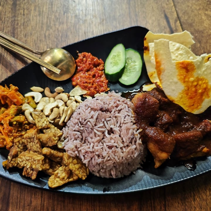 photo of Pinxin Vegan Cuisine Nasi Lemak Masak Merah shared by @mark2soh on  19 Jan 2024 - review