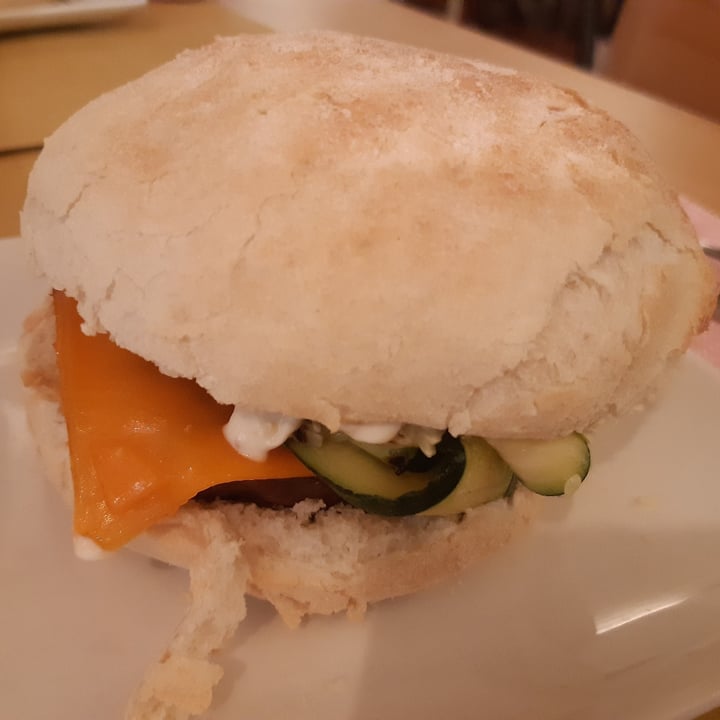 photo of Lo Fai Lo fai burger shared by @pamy on  13 Sep 2023 - review