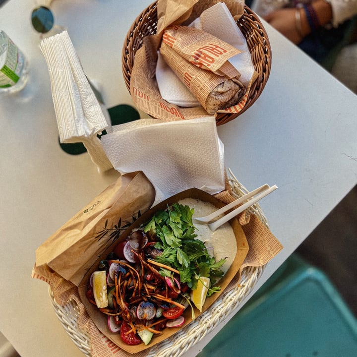photo of NUN Taste of Middle East insalata con hummus shared by @fedebonny on  05 Oct 2025 - review