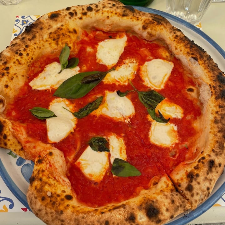 photo of Pizzium - Genova Corso Sardegna Margherita Vegan shared by @clxolao on  25 Aug 2023 - review