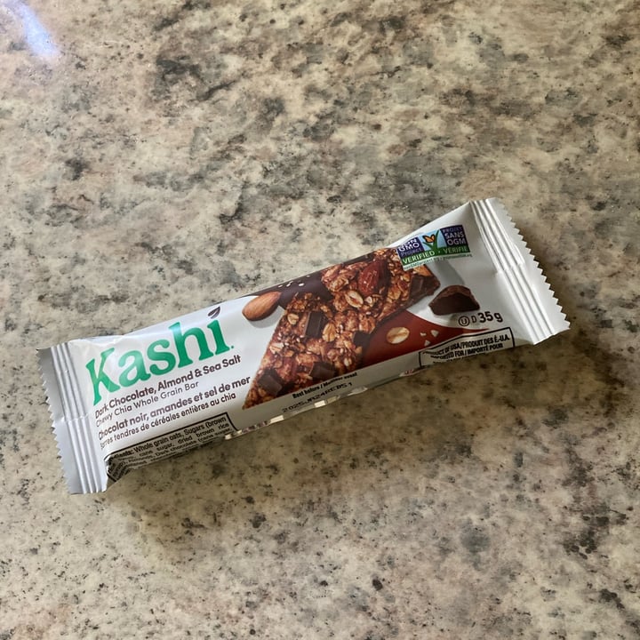 photo of Kashi Chia Granola - Dark Chocolate, Almond & Sea Salt shared by @shlumpadinka on  16 May 2024 - review