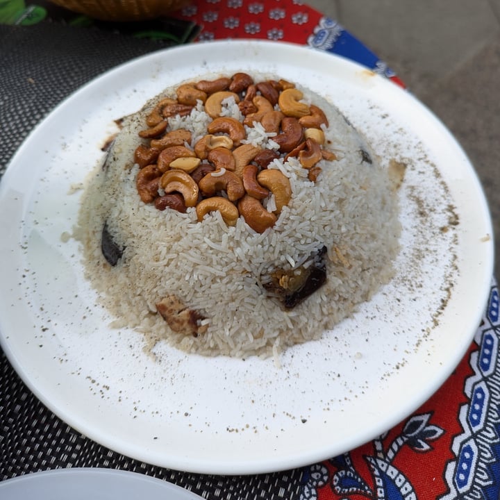 photo of Vegano Mezo Makluba Vegan shared by @alainasparagus on  27 Aug 2024 - review