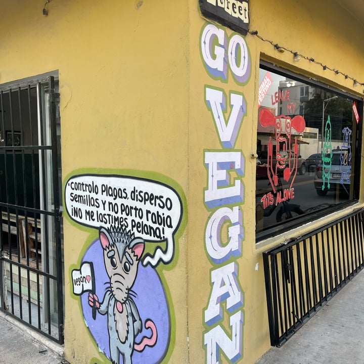 photo of El Bajon Vegan Tacos Chorizo Rojo Tostada shared by @corriendofeliz on  05 Apr 2024 - review