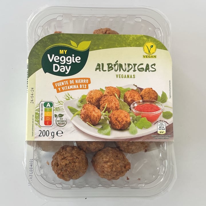 photo of My veggie day Albóndigas veganas shared by @azabachepeluda on  24 Apr 2024 - review
