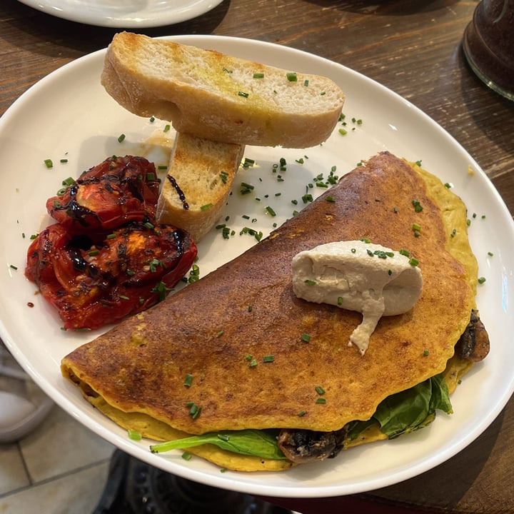 photo of Eqvilibrivm Café Tofu omelette shared by @veganadam on  12 Nov 2024 - review