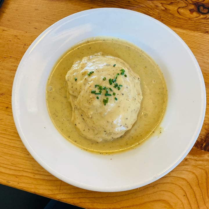photo of Vertical Diner Biscuits & Gravy shared by @curvycarbivore on  19 Mar 2024 - review