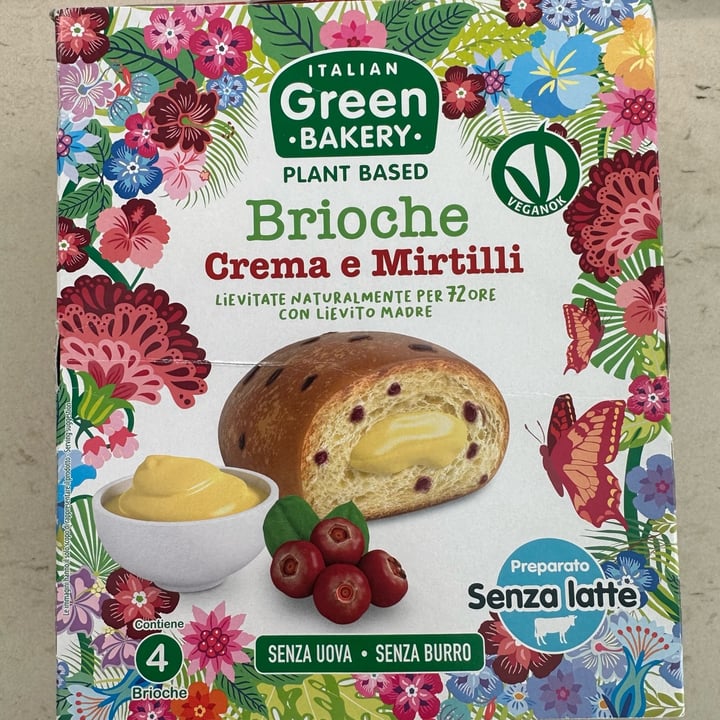 photo of italian green bakery Brioche Crema E Mirtilli shared by @thevegansofi on  21 Nov 2024 - review