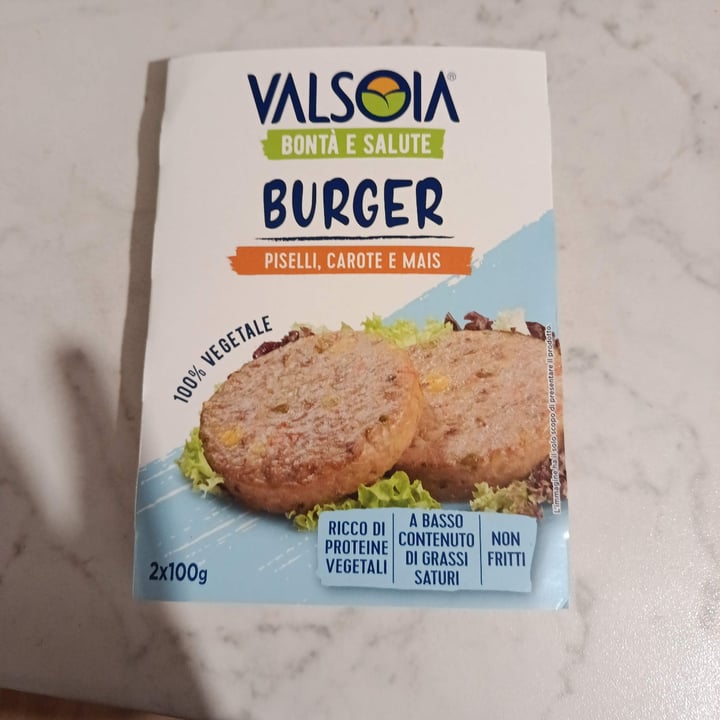 photo of Valsoia Burger Piselli, carote e mais shared by @gemmaveg on  10 Oct 2025 - review
