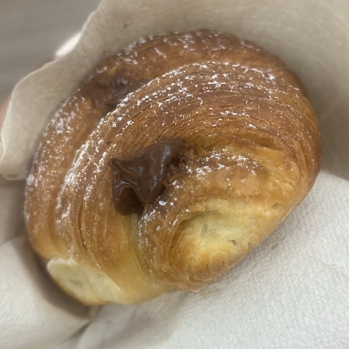 photo of La fabbrica del cornetto Cornetto con crema di nocciola shared by @anto990 on  27 Aug 2025 - review