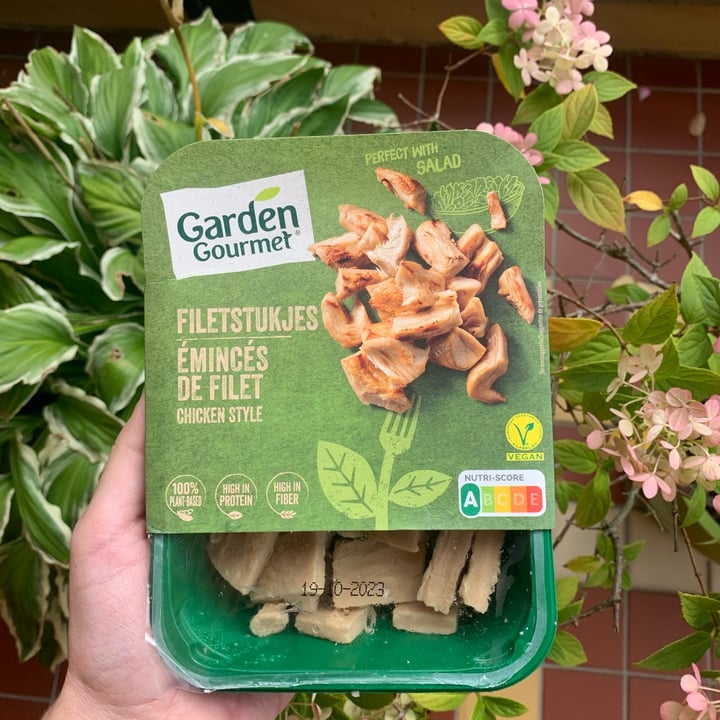 photo of Garden Gourmet Sensational Chicken Style Pieces shared by @curtistheweirdcat on  28 Sep 2023 - review