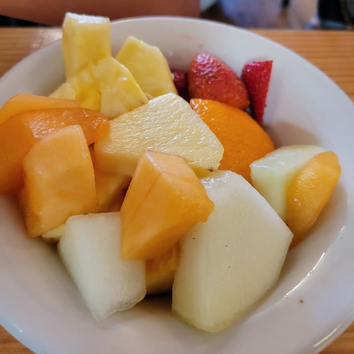 photo of Cleveland Vegan fruit bowl shared by @veganmom7 on  14 Oct 2023 - review