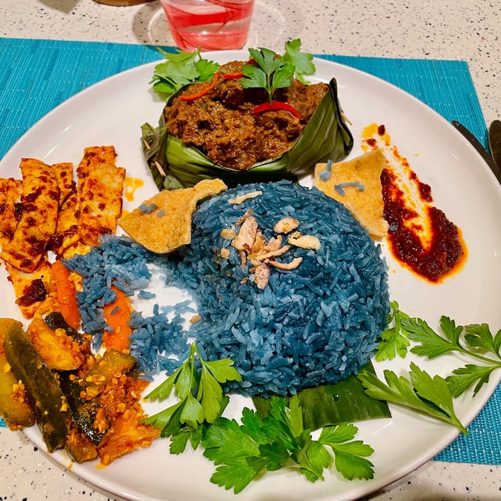 photo of Casserole Banana Leaf Dry Braised Beef Rendang shared by @lavanyak on  04 May 2024 - review