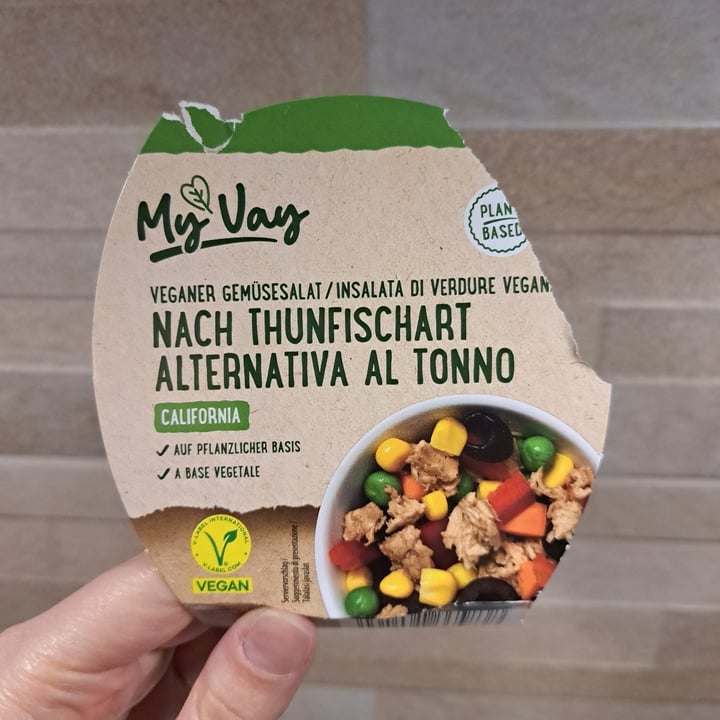 photo of MyVay Insalata Di Verdure Vegana Alternativa al Tonno Gusto California shared by @nikyveg on  01 Apr 2024 - review