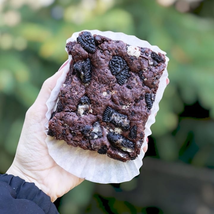 photo of Happy Little Treats Oreo Brownie shared by @lizmaselli on  25 Mar 2024 - review