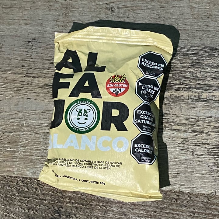photo of Felices Las Vacas Alfajor blanco shared by @diiaaanav- on  08 Aug 2025 - review