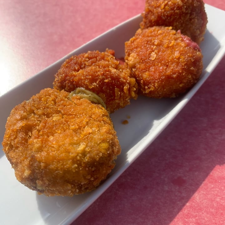 photo of Bar Caleya Indi croquetas de remolacha y guisantes shared by @nrabaneda on  18 May 2025 - review