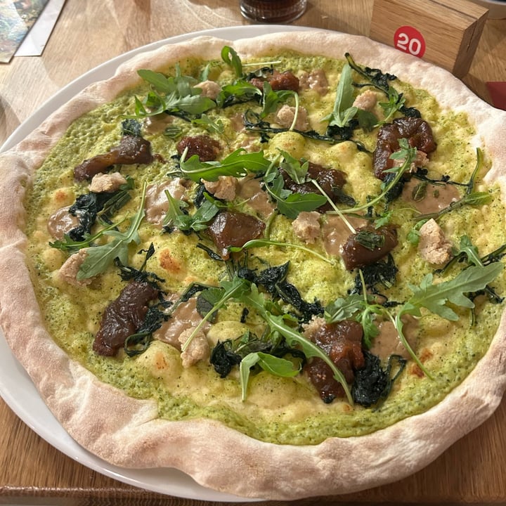 photo of Cagiada Milano Laghetto Pizza vegana di settembre shared by @silviab on  23 Sep 2023 - review