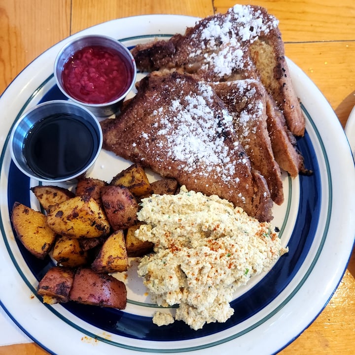 photo of Two Dollar Radio Headquarters French Toast shared by @picklesnickels on  16 Nov 2024 - review