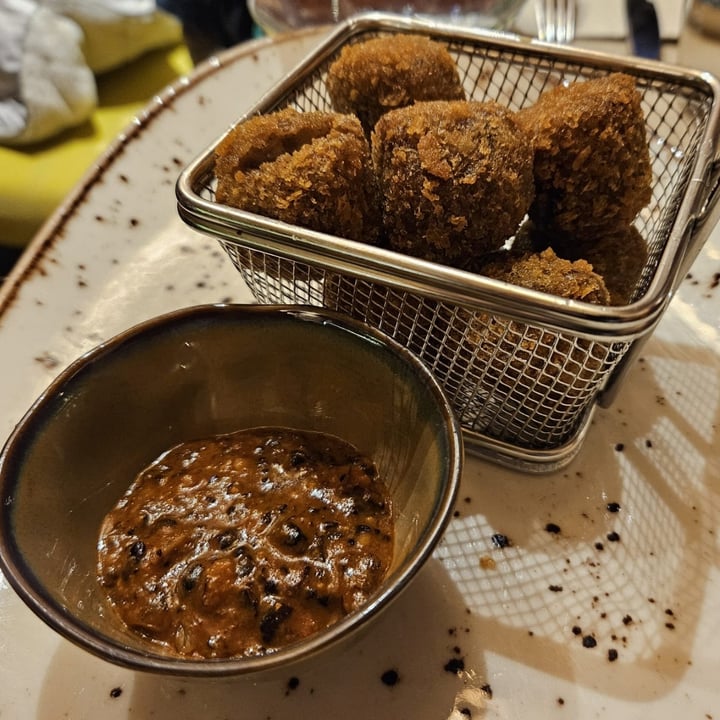 photo of Pizzi & Dixie Croquetas de boletus con salsa de morcilla shared by @irantzu on  17 Dec 2023 - review