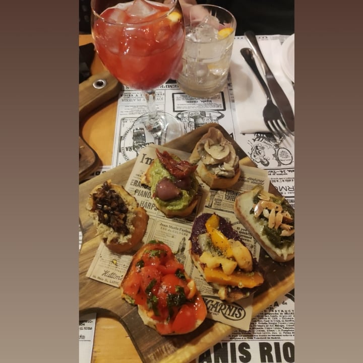 photo of Moleque - comida de rua Tapas Mix Vegan shared by @felika on  09 Apr 2024 - review