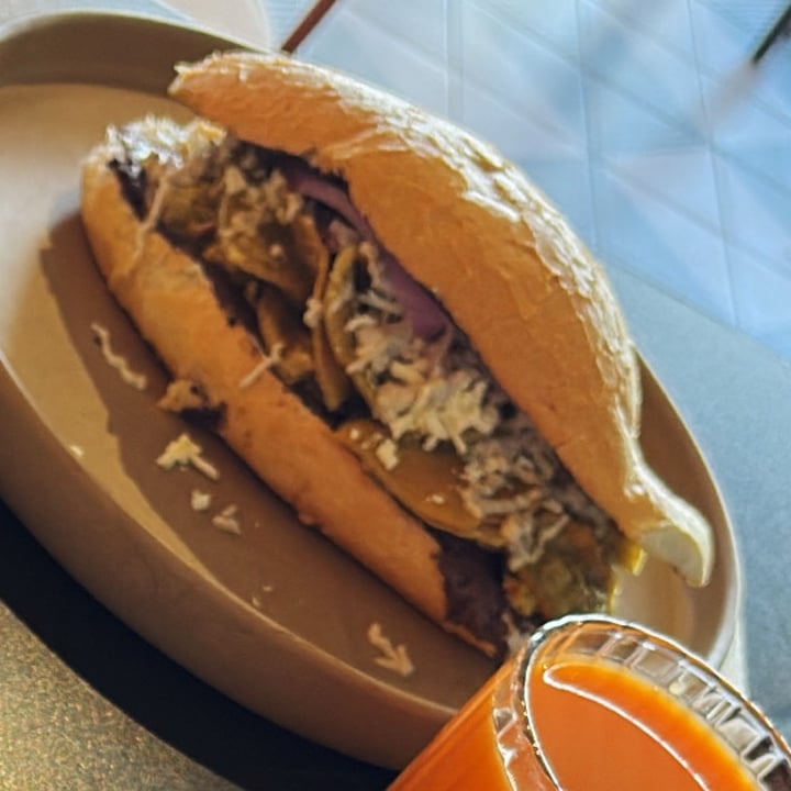 photo of VegCo. Restaurante Vegano torta de chilaquiles shared by @sandyna on  17 Mar 2025 - review