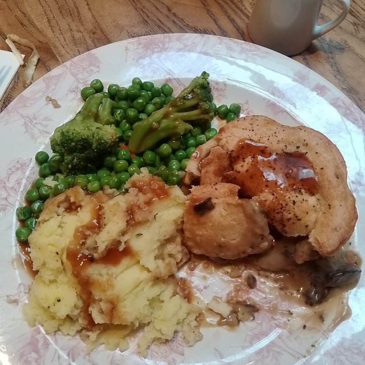 photo of Loch Fyne Seafood & Grill Restaurant Mushroom and Ale pie shared by @lucylou77 on  07 Sep 2025 - review
