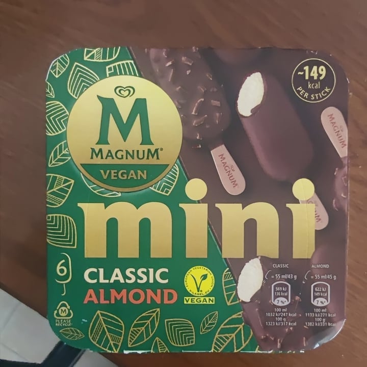 photo of Magnum Magnum Vegan Mini Classic Almond shared by @kinggorilla on  04 May 2024 - review