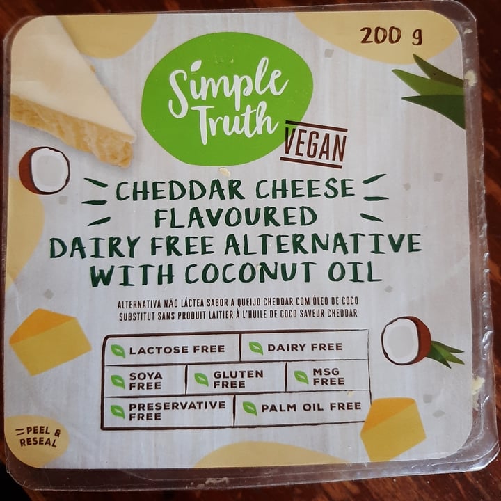 photo of Simple Truth Cheddar Cheese Flavoured shared by @helgabarnyard on  07 Feb 2024 - review