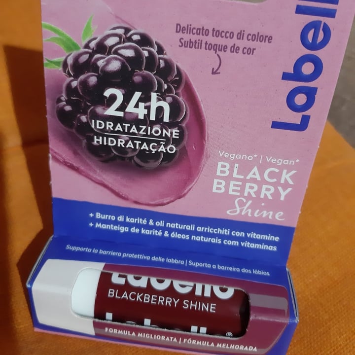 photo of Labello Balsamo labbra Blackberry Shine shared by @vegantizi on  13 Nov 2024 - review