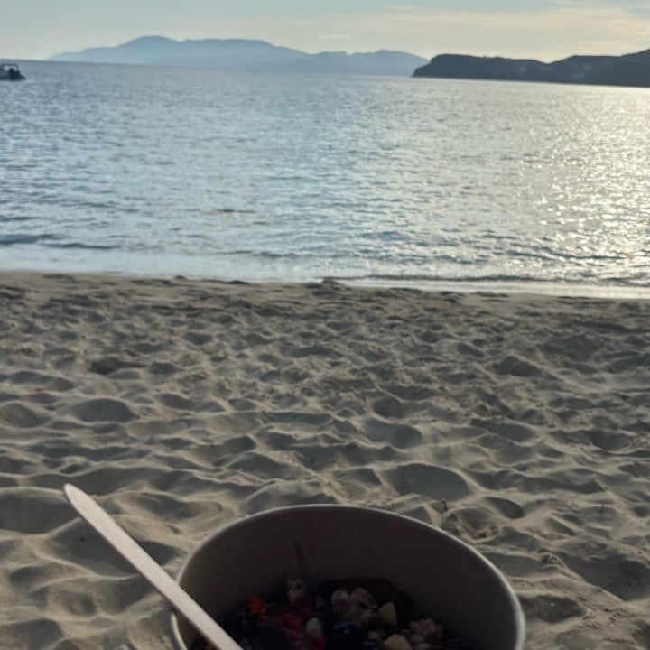 photo of FarOut Beach Club acai bowl shared by @shadiamatz on  30 May 2025 - review