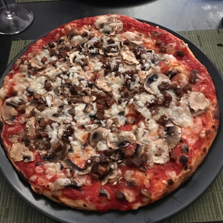 photo of Novapizza Vegetarian Kitchen Funghi e pancetta shared by @scottye on  21 Apr 2024 - review