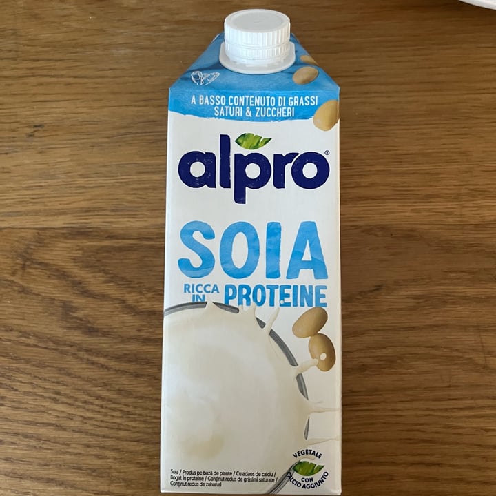photo of Alpro 100% vegetale soia ricco in proteine shared by @chiadefe on  27 May 2024 - review