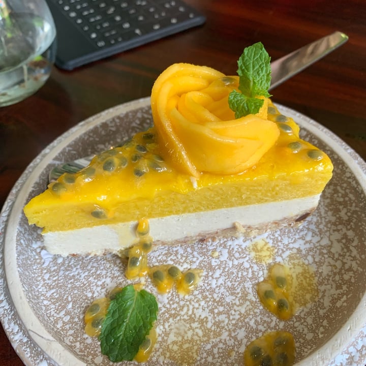 photo of selapak coffee and eatery Passion Mango Cheesecake shared by @tiascaz on  18 Sep 2023 - review