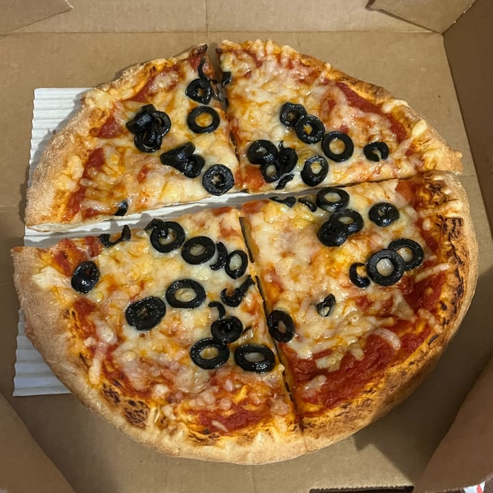 photo of Toppers Pizza Custom vegan pizza shared by @emmamolteni on  30 Sep 2025 - review