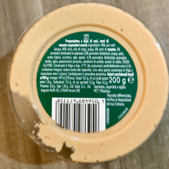 photo of Vemondo hummus con pomodori secchi shared by @irene80 on  09 Oct 2025 - review