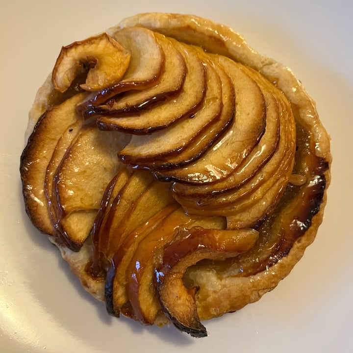 photo of Land&Monkeys Pernety Tarte Fine Aux Pommes shared by @alistar on  19 Aug 2023 - review