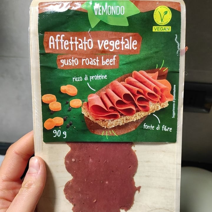 photo of Vemondo affettato vegetale gusto roast beef shared by @miaolinz on  12 Jan 2024 - review