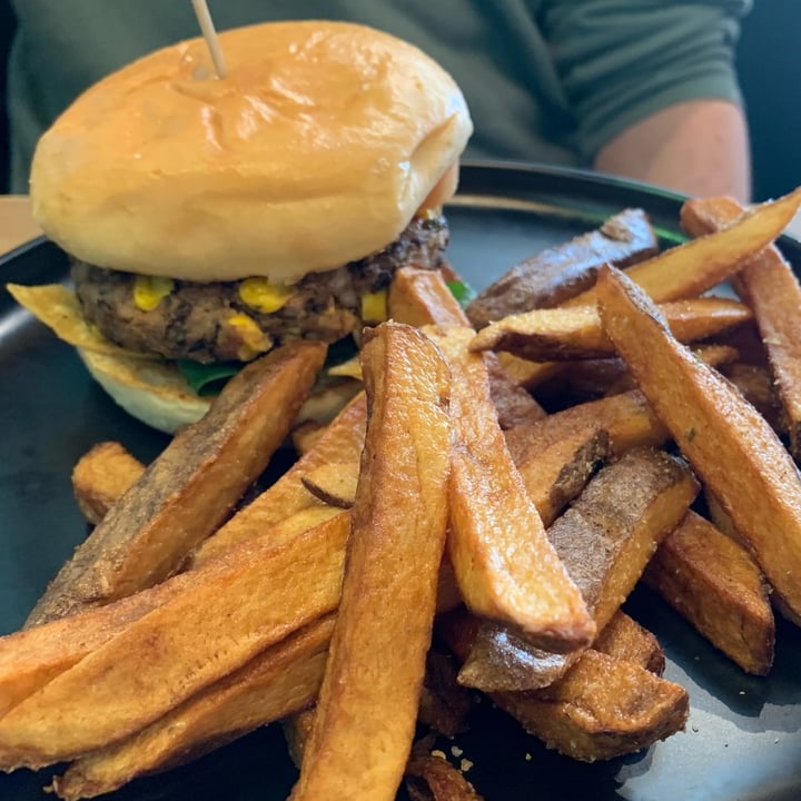photo of Bravocados Bravo Burger shared by @vegoutvictoria on  21 Apr 2024 - review