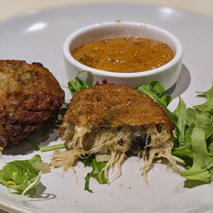 photo of Cedele All Day Dining - Wheelock Place Lion’s Mane Mushroom “Crab Cakes” shared by @xinru-t on  27 Nov 2023 - review