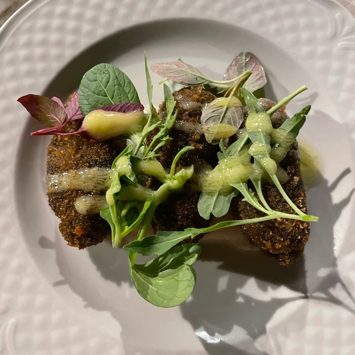 photo of Ristorante Agrolago crocchette di melanzane su toma filante con citronette e freschi germogli shared by @pomeziajones on  03 Sep 2023 - review