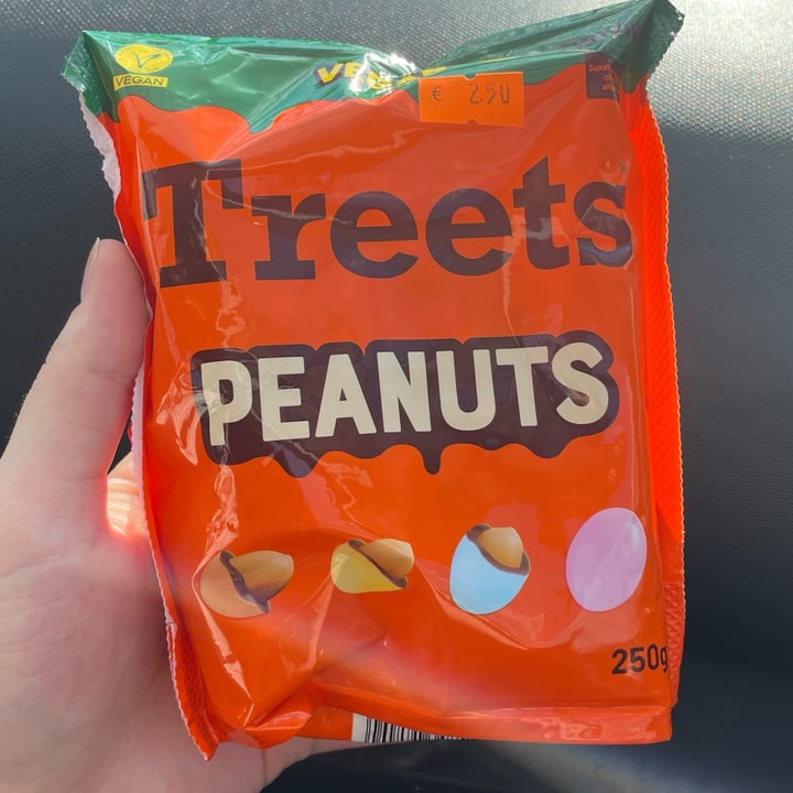 photo of Choviva treets peanuts shared by @plantsrock on  09 May 2025 - review