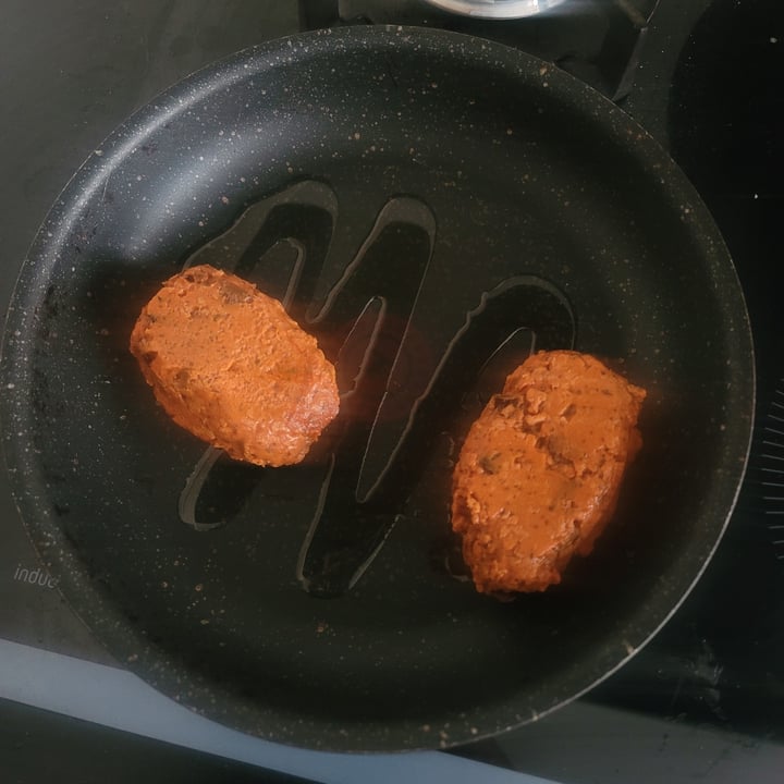 photo of Happyvore Croq'coulis aubergine et coeur sauce tomate shared by @charlottecobblepot on  15 Jun 2024 - review